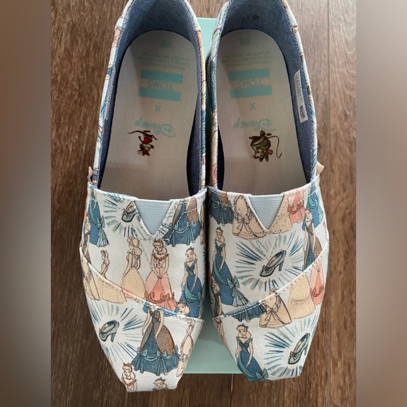 Toms x Disney Cinderella Toms - Picture 1 of 4